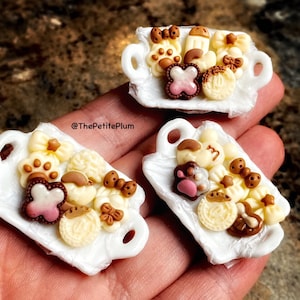 Miniature / cookies  / dessert / tray / dollhouse / miniature food /  sweets / miniatures / scale / pastries / cookie / handmade