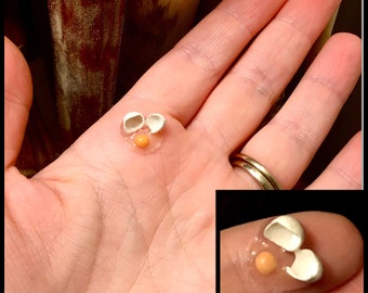 Miniature Broken Egg / Miniature / dollhouse/ miniature food/ miniatures / scale / kawaii / art / handmade/ polymer clay