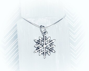 Snowflake / winter / gift  / silver / pendant / pendants / necklace / necklaces / jewelry