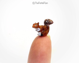 Miniature / squirrel / nature / doll / figurines / animal  / mini / dollhouse / chipmunk  / handmade / miniatures