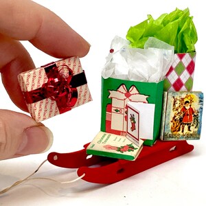 Miniature / Christmas / sled / gifts / holiday / dollhouse/ miniature food/ miniatures / scale / kawaii / art / handmade