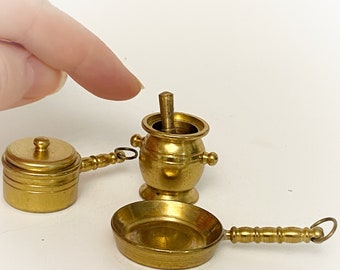 Miniature / set / brass / pots / pan / collectible / miniatures / vintage / antique / dollhouse / furniture / rare