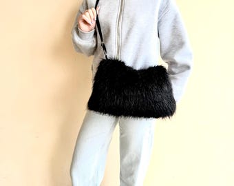 Fluffy crossbody bag/Faux fur clutch/Soft hobo bag/Fluffy crossbody purse/Cozy handbag