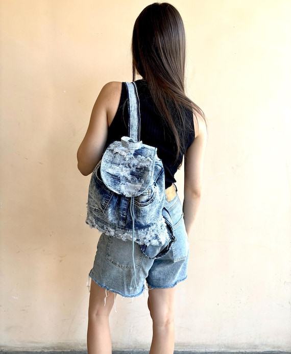 Fringed Edges Adjustable Straps Denim Buckle Top Fringed Edges Adjustable Straps Denim Buckle Top