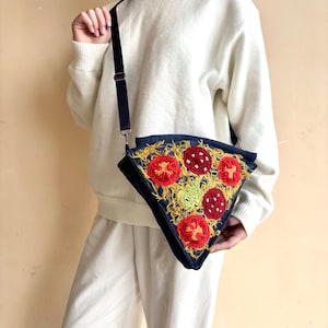 Bolsa em formato de fatia de pizza/Bolsa com estampa de comida/Bolsa transversal reciclada/Bolsa de mão em formato de pizza feita de crochê