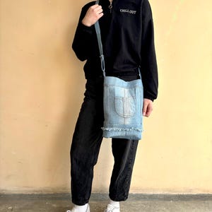 Recycled denim crossbody bag/Denim hobo bag/Jrans messenger bag/Vintage jeans crossbody bag/Denim tablet bag/Shabby denim bag