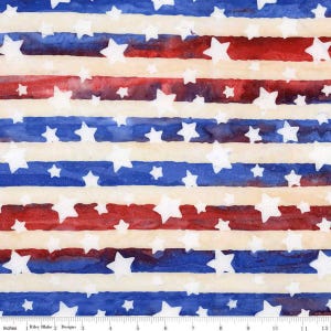 Puede incluir: Tela con un diseño patriótico con rayas rojas y azules y estrellas blancas. La tela tiene un efecto acuarela, con los colores mezclándose ligeramente. El diseño recuerda a la bandera americana.