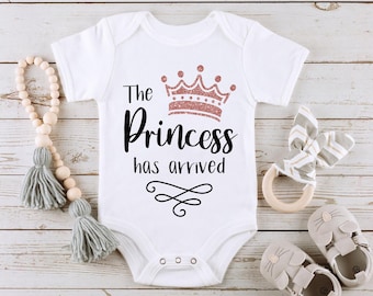 die Prinzessin ist da SVG PNG Dateien für Schneidemaschinen, digitale Clipart, Baby Mädchen, Spruch, Kinderzimmer, Krone