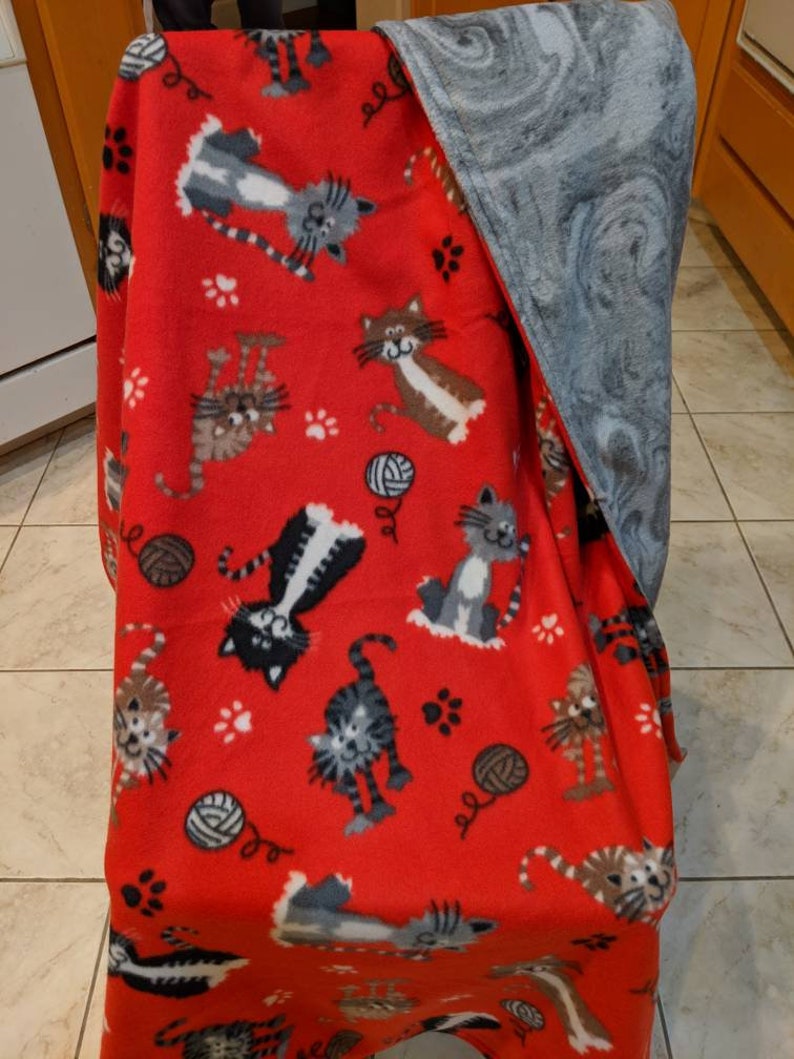 Red cat reversible fleece blanketthrow