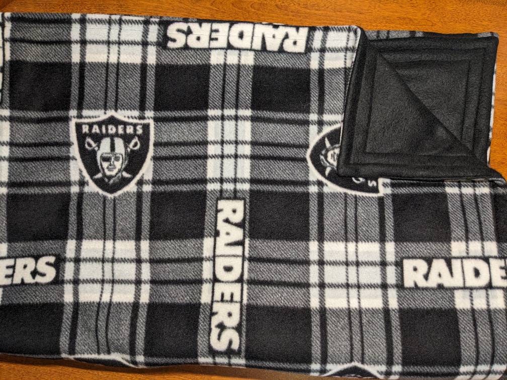 Las Vegas Raiders 58 inch x 2 yd 100% Polyester Fleece Logo Baseball Sports Precut Sewing & Craft Fabric, Black, Size: 60 Inches Wide by 2 Yards