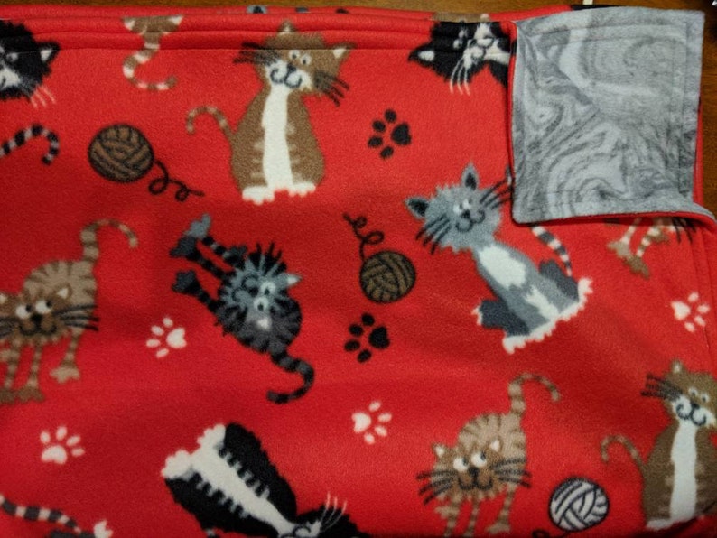 Red cat reversible fleece blanketthrow
