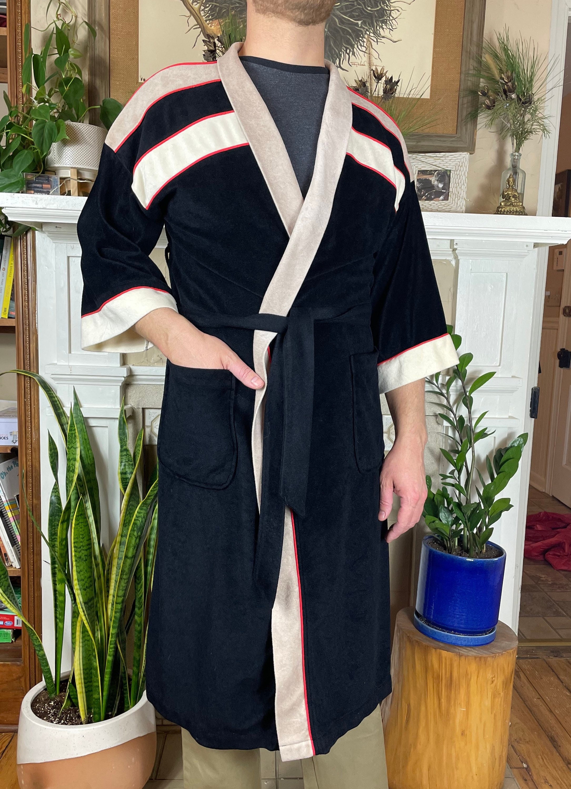 Vintage Gucci Silk Bathrobe/Gown for Sale in Los Angeles, CA - OfferUp