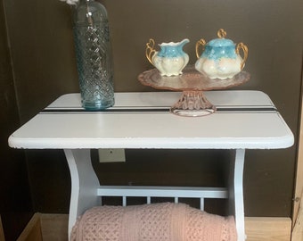 Vintage blanket basket Farmhouse Side / End Table