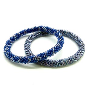 Conjunto de pulseiras de miçangas para mulheres, pulseiras de miçangas, pulseiras artesanais do Nepal, pulseiras de braço, pulseiras empilháveis, pulseira enrolada, presente de Natal