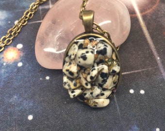 Amuleto de la felicidad y la alegría: jaspe dálmata, brujería, energía, juguetón, felicidad, cristales, gemas, Reiki, gemas, joyas de bronce, joyas