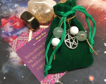 Money and Prosperity Mojo Bag- Magic, charms, witchcraft, witch, wealth, good luck, green aventurine, crystals, gems, Citrine, rituals