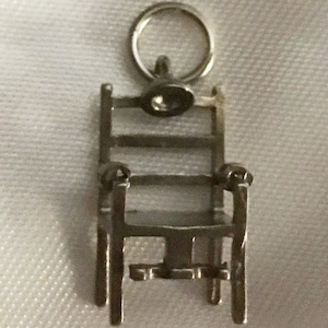 Will&#39;s Electric Chair Dream Charm | HANNIBAL