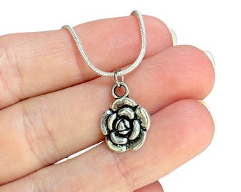 Floral Necklace - Silver Necklace - Flower Necklace - Floral Necklace  - Flower Charm Necklace Dainty - Mom Gift - Flower Pendant