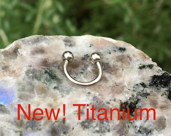 Titanium Horseshoe Septum Ring, Barbell Septum Ring 8mm 16G, Titanium Septum Piercing, Tragus Piercing, Horseshoe Circular Barbell