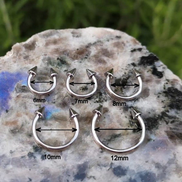 Spiked Horseshoe Septum Ring, Tragus Earring, Septum Piercing, Tragus Piercing, Horseshoe Circular Barbell, Conch, Rook, Snug