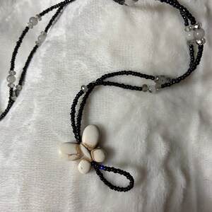 Schwarzes Namensschild-Lanyard. Schlüsselanhänger