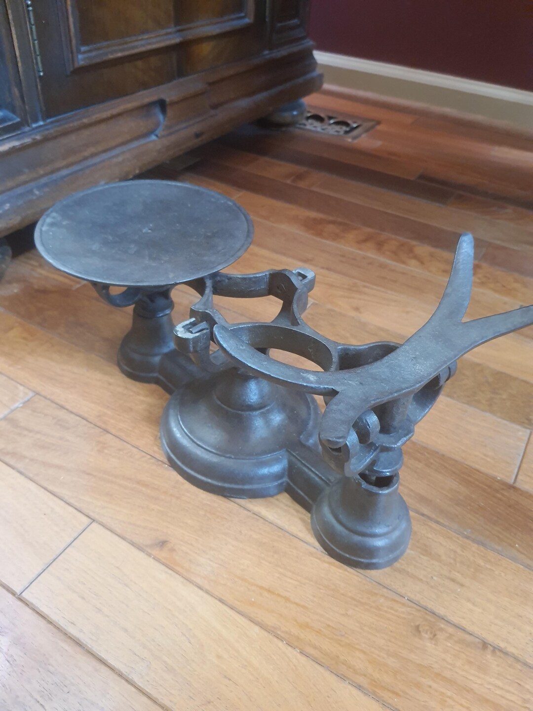 Antique Balance Scale, Rustic Primitive Vintage Cast Iron Scale ...