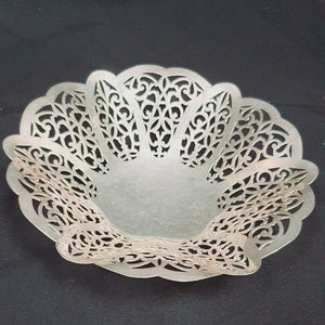 Silver Candy Dish Bowl Silver Plated &quot;Love Lace&quot; International Silver Co. Scalloped Edge Centerpiece, Kitchenware 8&quot; Vintage