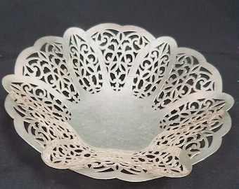 Silver Candy Dish Bowl Silver Plated "Love Lace" International Silver Co. Scalloped Edge Centerpiece, Kitchenware 8" Vintage