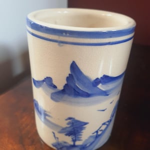 Vintage Chinese Porcelain Blue & White Brush Pot Vase Landscape, Utensils Holder 20th Century (5.5" x 4")