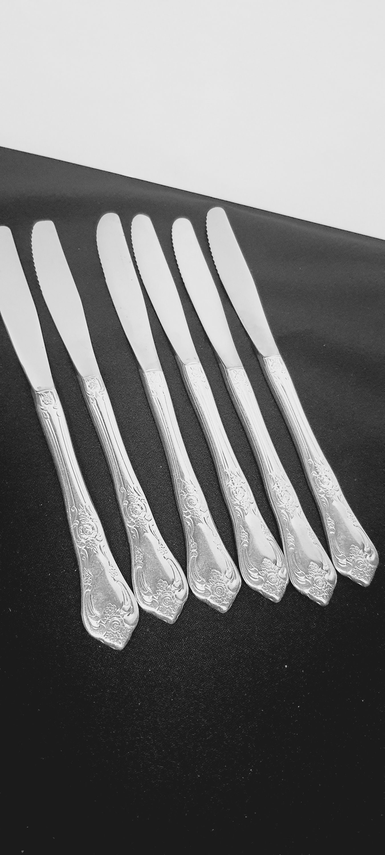 Vanessa Francesca Dinner Knives, Wm Rogers Oneida Silver Plated