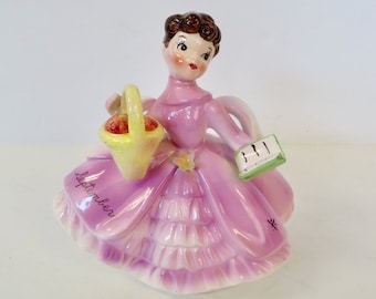 Figurine vintage Lefton en Chine – Fille de septembre avec un panier, 1950s