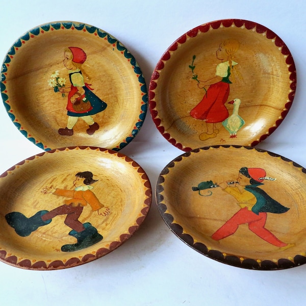 Vintage 50s 1950s Handgemalt Handpainted Wooden Decorative Plates - Set of 4 - German Fairy Tale Characters Children - Made in Germany Wood