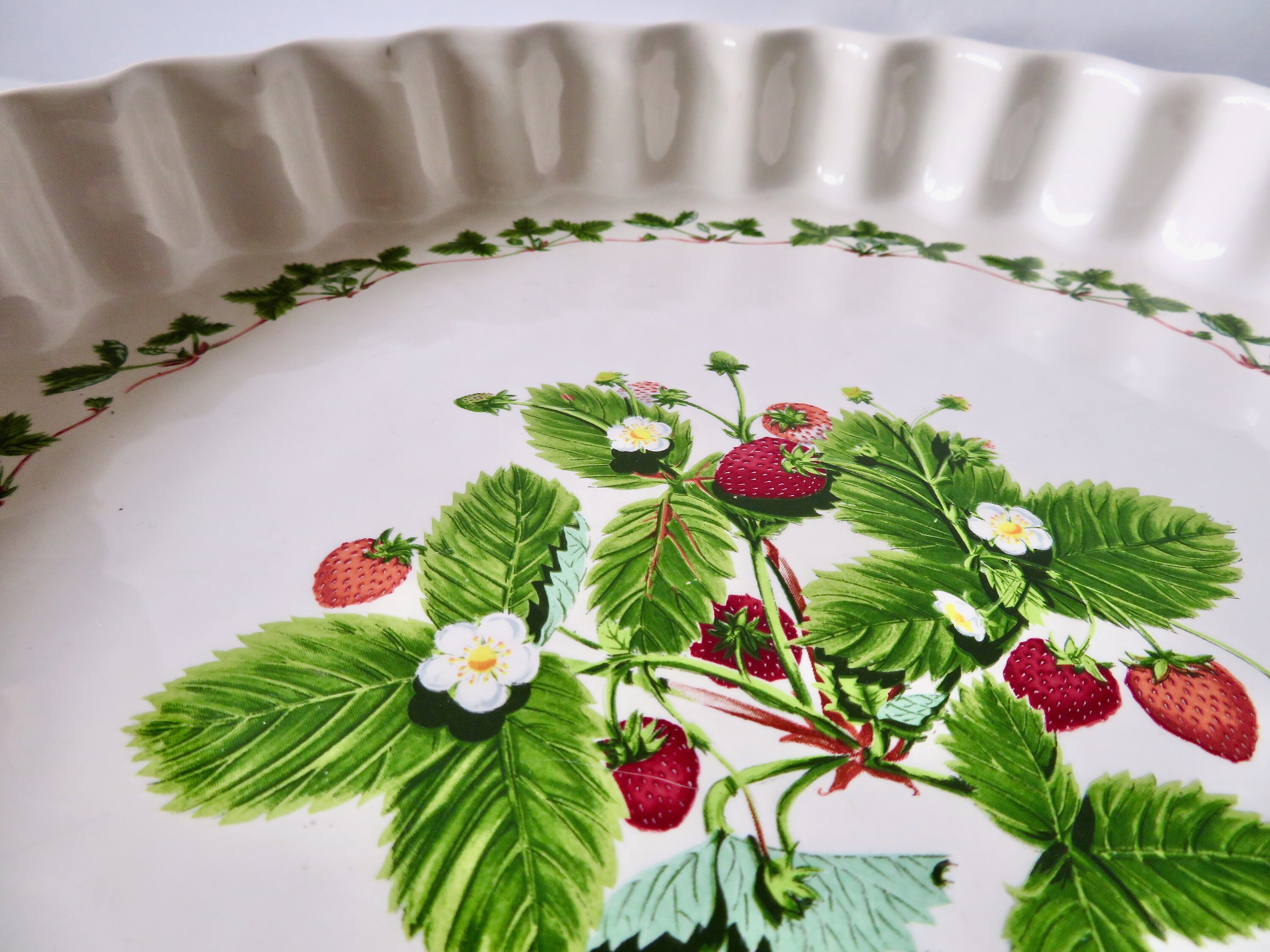 ポートメリオン苺陶器小物入れ