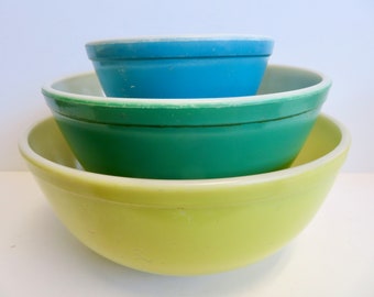 Vintage 40s 1940s Pyrex Primary Colors Rare EARLY Models - Bowls w/ No Numbers - Set of 3 Nesting Mixing Yellow Green Blue Unnumbered