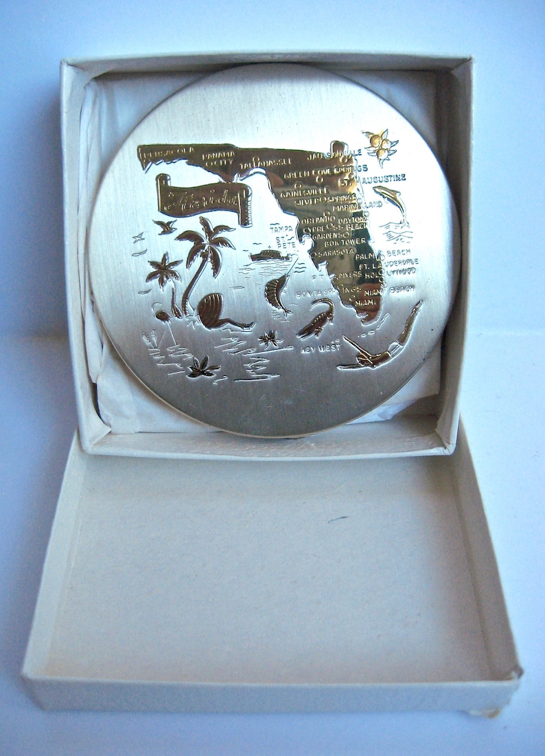 Vintage 1960s Florida Souvenir Ladies Compact Makeup Powder Puff Round Engraved Key West Tropical Trinket Gold Tone Vacation Palm Trees