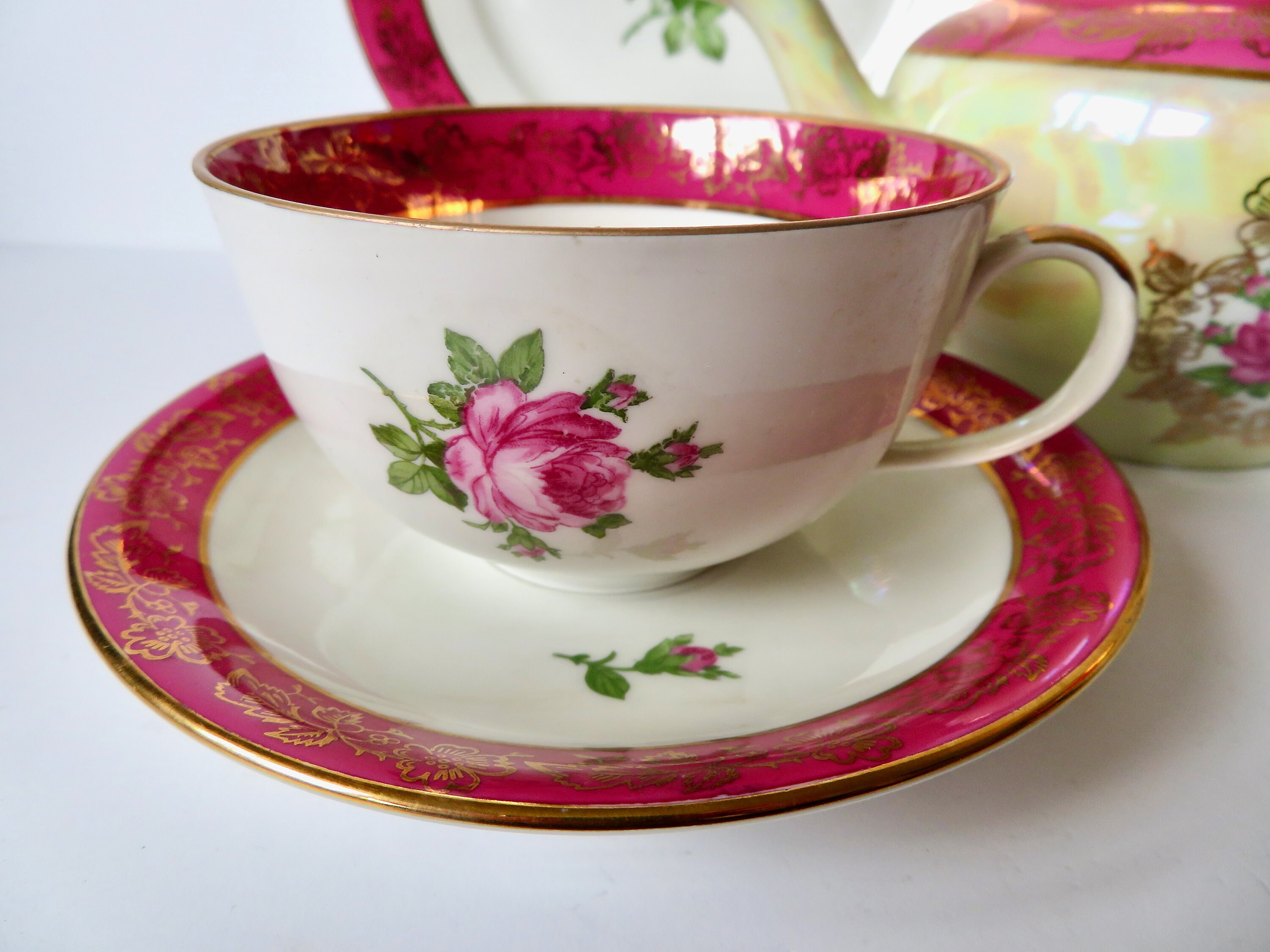 「PÂTISSIER tradition et innovation」 Vintage German Eisenberg Fortuna Lusterware Roses Chintz Tea