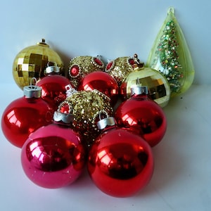 Vintage 60s 70s Lot of 12 Mixed Kitschy Christmas Tree Ornaments Rauch Gold Red Mercury Glass Balls Jewel Brite Diorama Disco Glitter Jewel