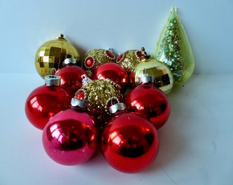 Vintage 60s 70s Lot of 12 Mixed Kitschy Christmas Tree Ornaments Rauch Gold Red Mercury Glass Balls Jewel Brite Diorama Disco Glitter Jewel