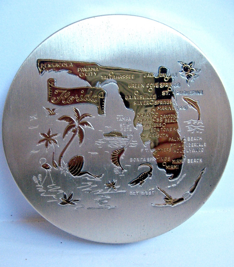 Vintage 1960s Florida Souvenir Ladies Compact Makeup Powder Puff Round Engraved Key West Tropical Trinket Gold Tone Vacation Palm Trees