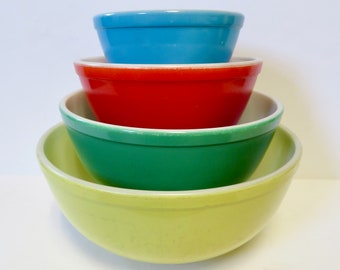 Vintage 50s 60s MCM Mid Century Full Set of 4 Four Pyrex Primary Color Colors Bowls Nesting Mixing Red Yellow Green Blue No Numbers Complete