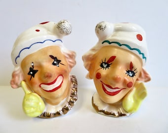 Vintage 50s 60s Possibly Napco Circus Clown Salt and Pepper Shakers Japan Star Eyes Yellow Hands Figurines Retro Kitschy Kitchen Table Dots