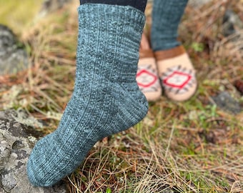 Knitting Pattern - Hot Beverage Socks by heybrownberry designs - beginner friendly