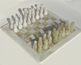 Scacchi In Marmo RADICALn Fatto A Mano - Bianco E Verde Onice - Set Regalo Con Scacchiera 30 Cm