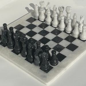 Handmade White and Black Marble Chess Game Set – Handcrafted Staunton Marble Chess Game Set
