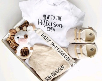 Newborn Gender Neutral Baby Gift Box Set, Unisex Cow Baby Shower Gift basket, Custom Baby Announcement onesie®, Personalized baby gift