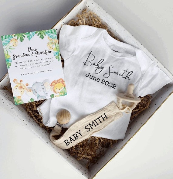 qingmeng Pregnancy Announcement Ideas with 6 Wooden Baby Socks, Du Wirst  Papa Grandma Aunt Grandpa Uncle Surprise Gift, Your Wecome Grandma and  Grandpa Grandparents, Baby Announcement Pregnancy Announcement : :  Baby Products