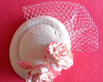 Unique fascinator White