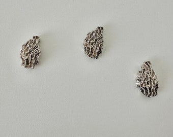 Korallen Anhänger in Silber (handgegossen) am Lederband / Für Sie & Ihn