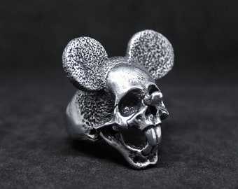 Big teeth and nose mouse skull ring handmade lead free pewter ring perfect gift for your loved ones