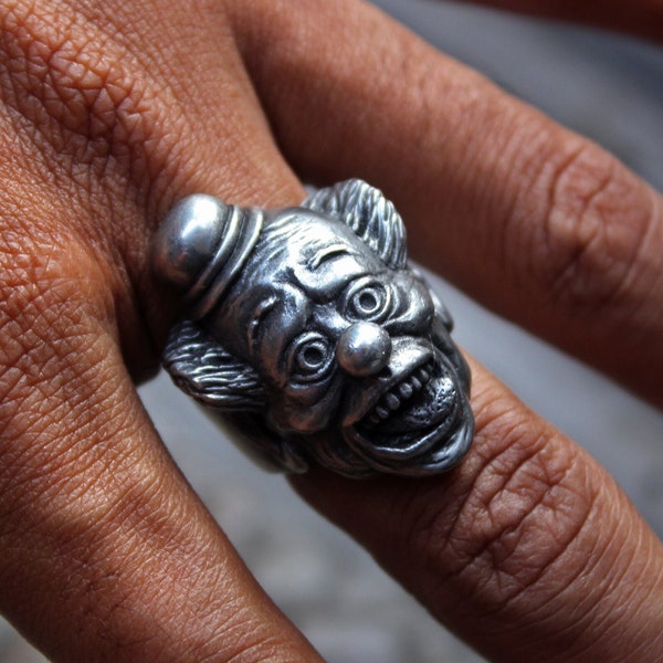 Creepy clown scary killer ring, handmade lead free pewter ring, perfect halloween gift for your loved ones